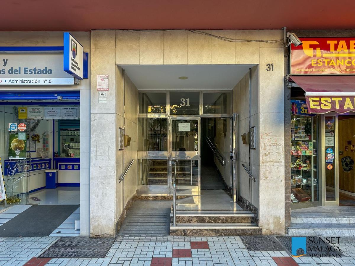 Malaga Central Station Apartment Exterior foto